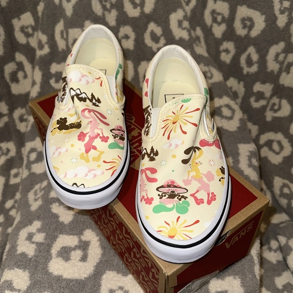 Vans Classic Slip-On Sneakers 👟in Get Outdoors/Classic White New 🆕 Never Worn - Picture 1 of 17